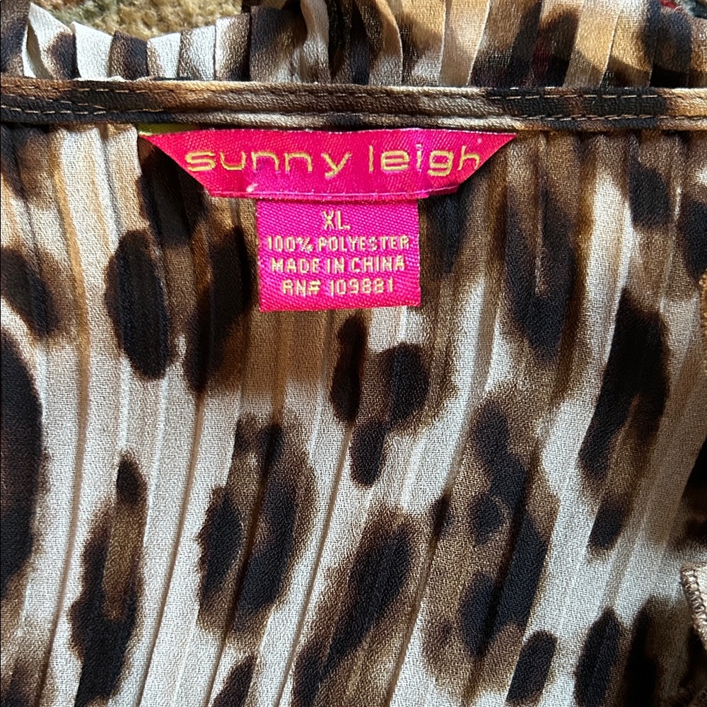 Leopard Print Ruffle Blouse - Picture 7 of 7